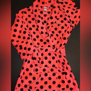 NWOT Victorias Secret PINK polka dot plush robe women’s xs/s pink black soft